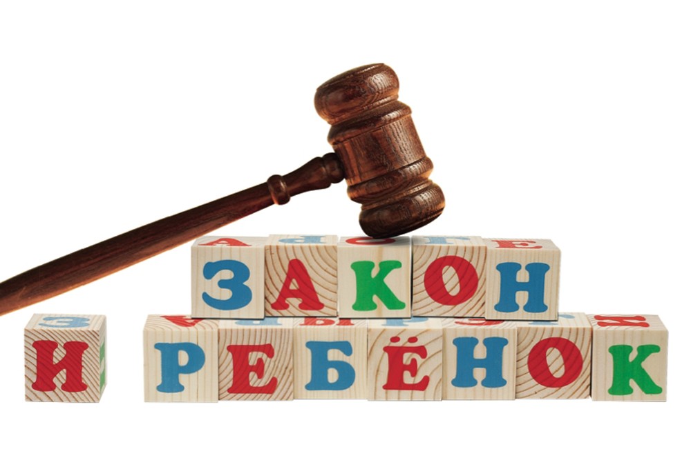 Прокурор района защитил права несовершеннолетней.