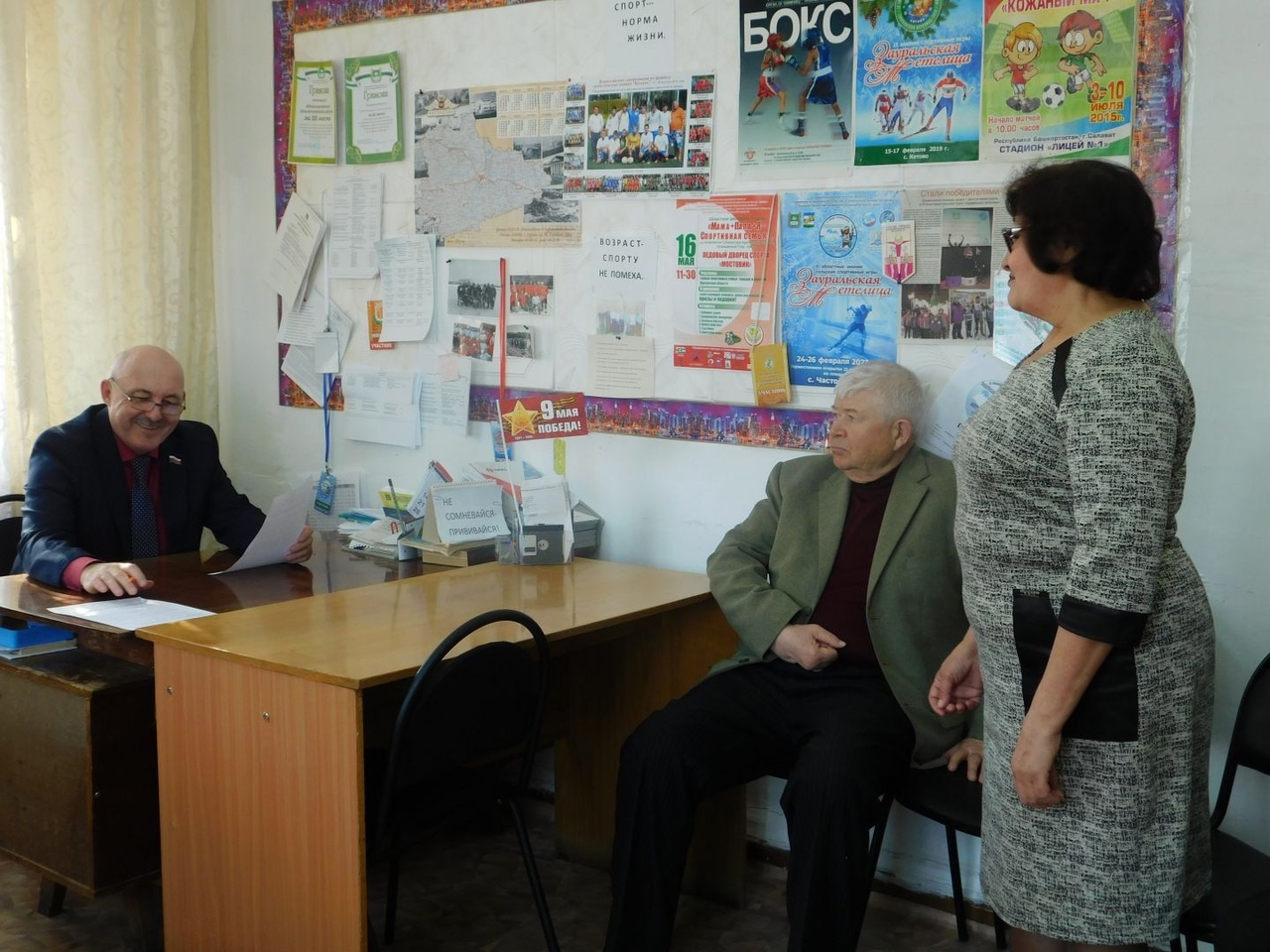 Депутат Курганской областной Думы провел прием избирателей в Альменево.