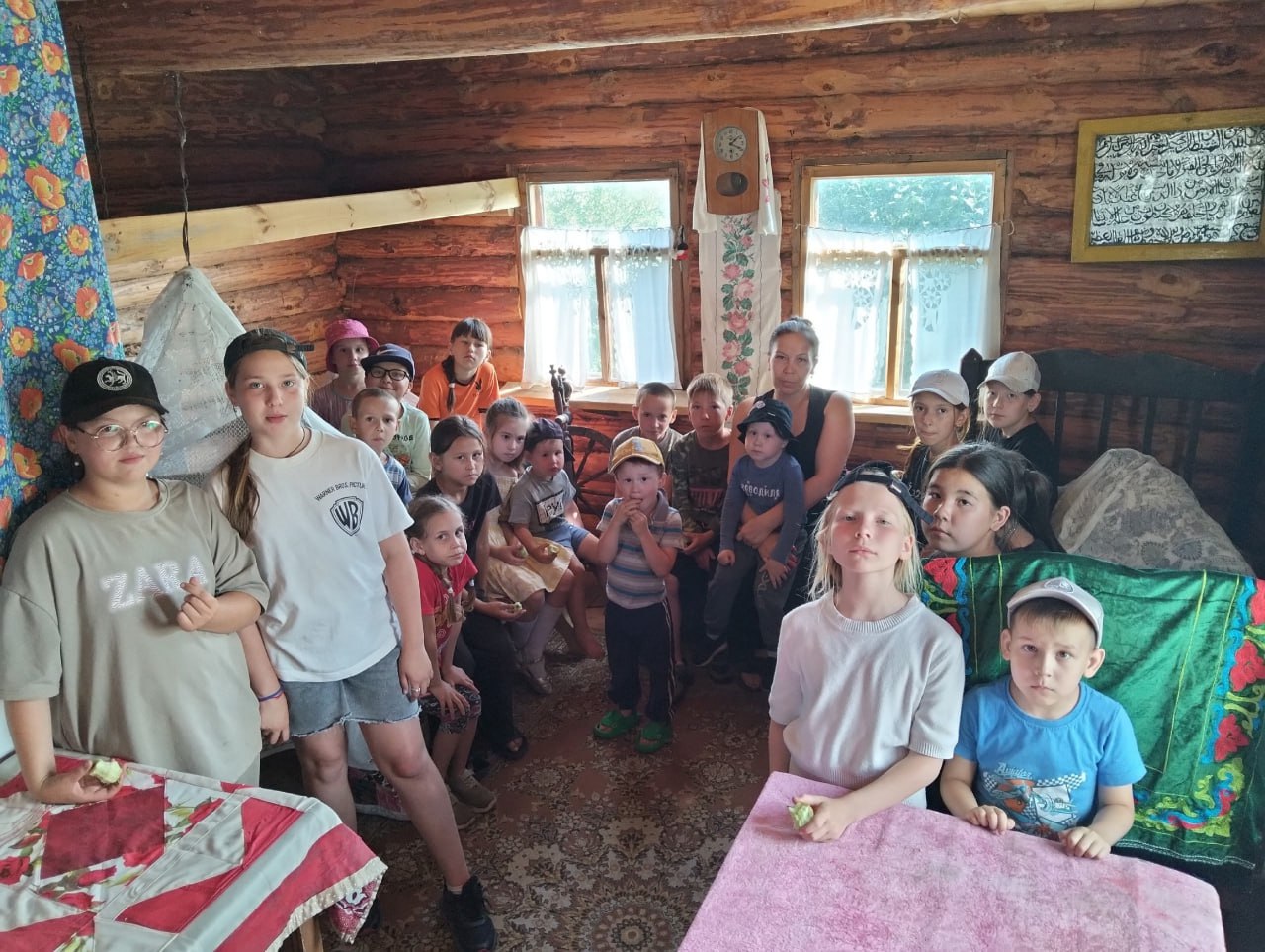 В Альменевском округе отметили День фольклора.