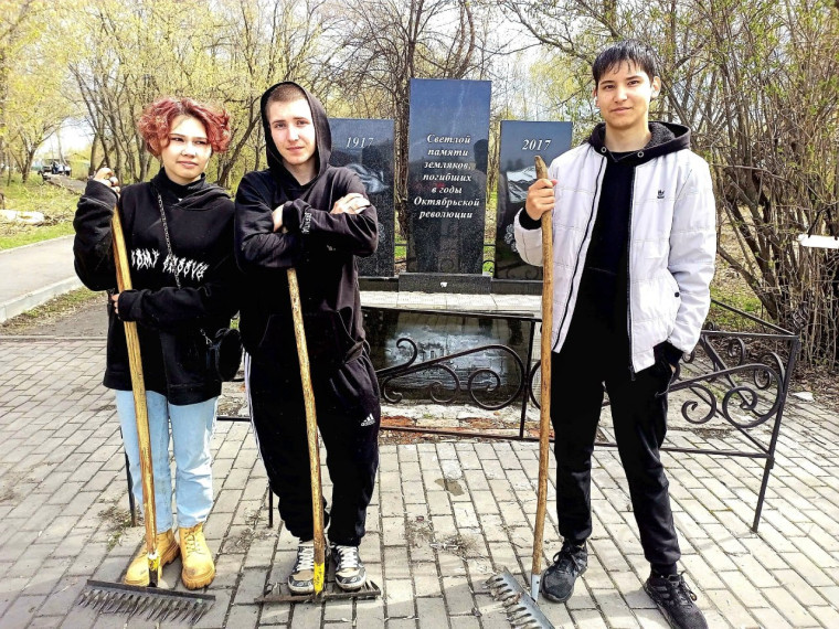 Ремонт памятников и благоустройство прилегающих территорий ко Дню Победы. Ремонт памятников и благоустройство прилегающих территорий ко Дню Победы.